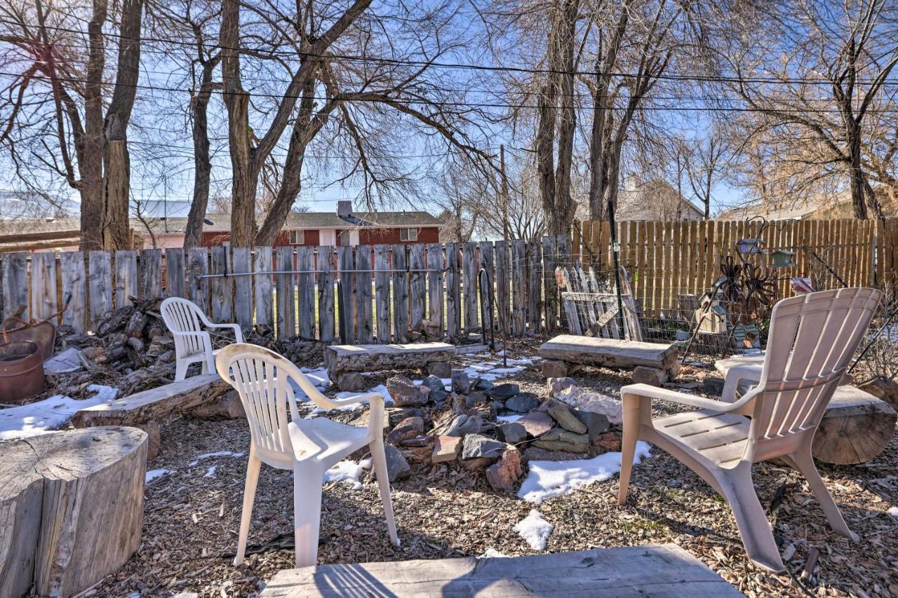 Cozy And Vintage Cedar City Apartment With Fire Pit! Bagian luar foto
