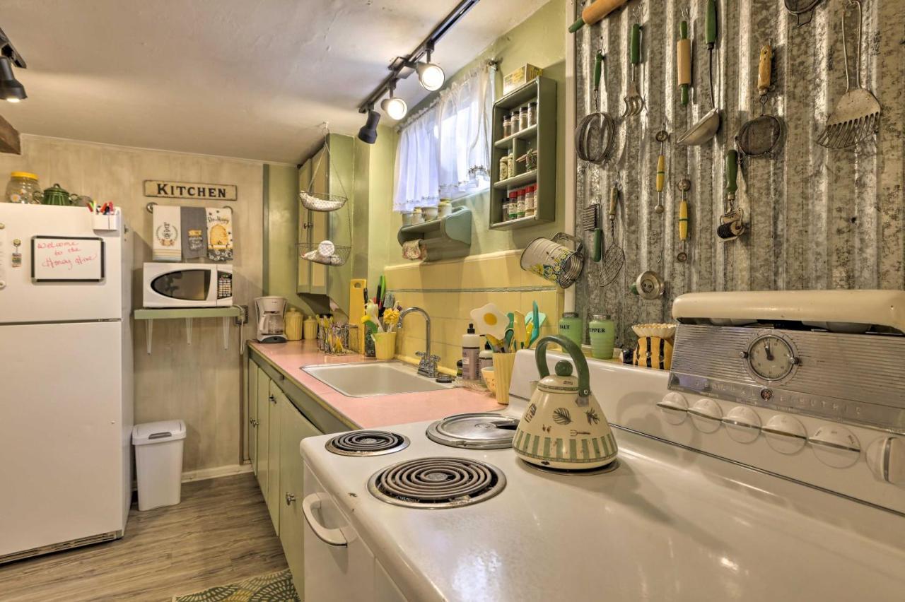 Cozy And Vintage Cedar City Apartment With Fire Pit! Bagian luar foto