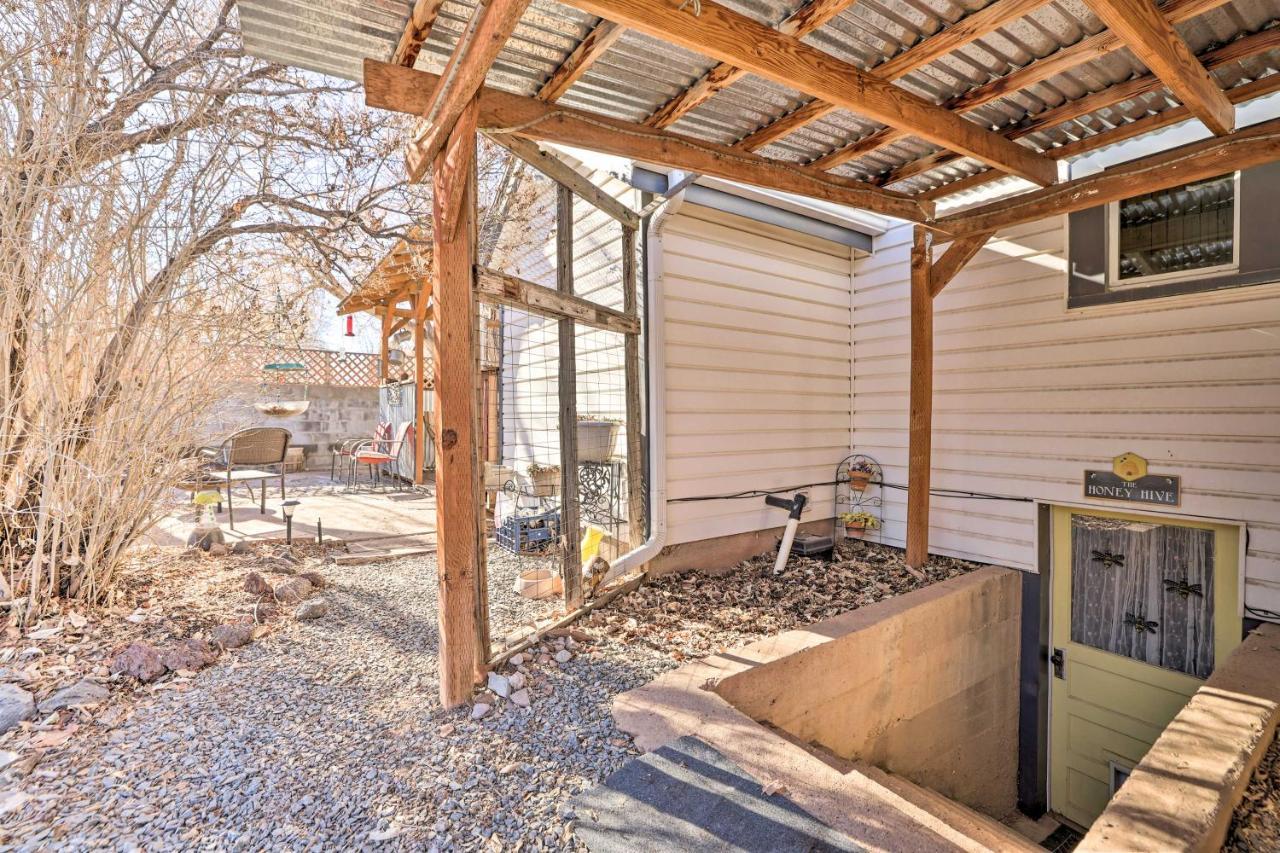 Cozy And Vintage Cedar City Apartment With Fire Pit! Bagian luar foto