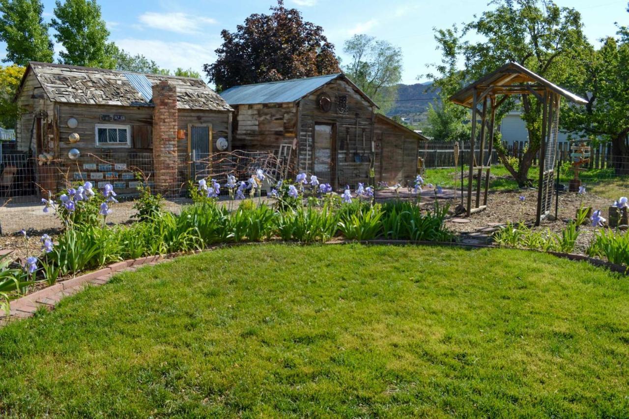 Cozy And Vintage Cedar City Apartment With Fire Pit! Bagian luar foto